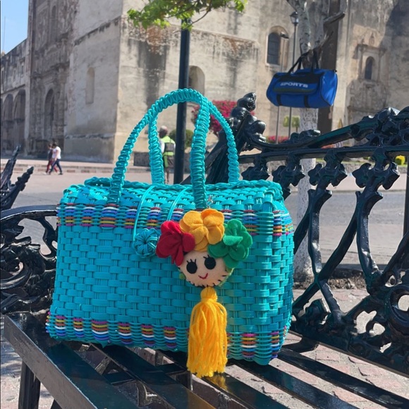 Artesian Mexican woven bag. - Picture 2 of 5